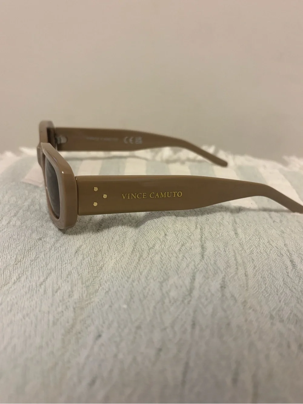 Vince Camuto Beige Rectangular Sunglasses with Brown Lenses